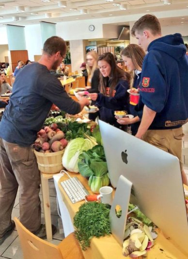 At Queens, training freshmen to eat vegetables